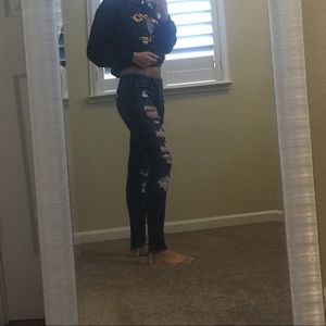 HOLLISTER DISTRESSED JEANS SIZE 1